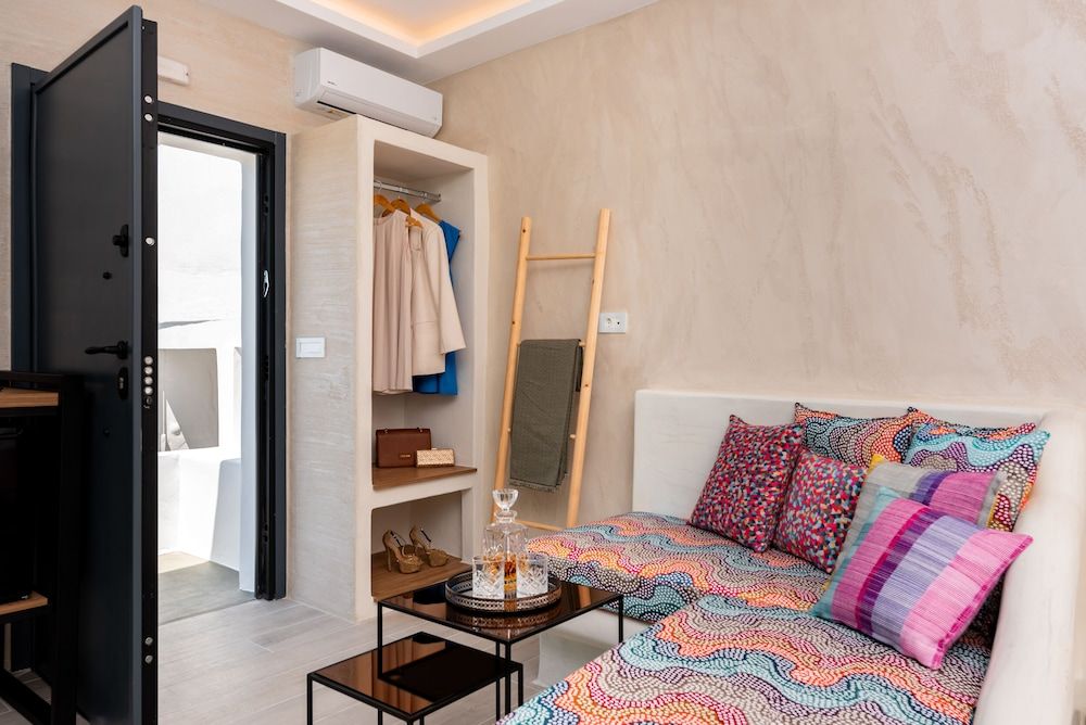 Saint Sin Suites 2
