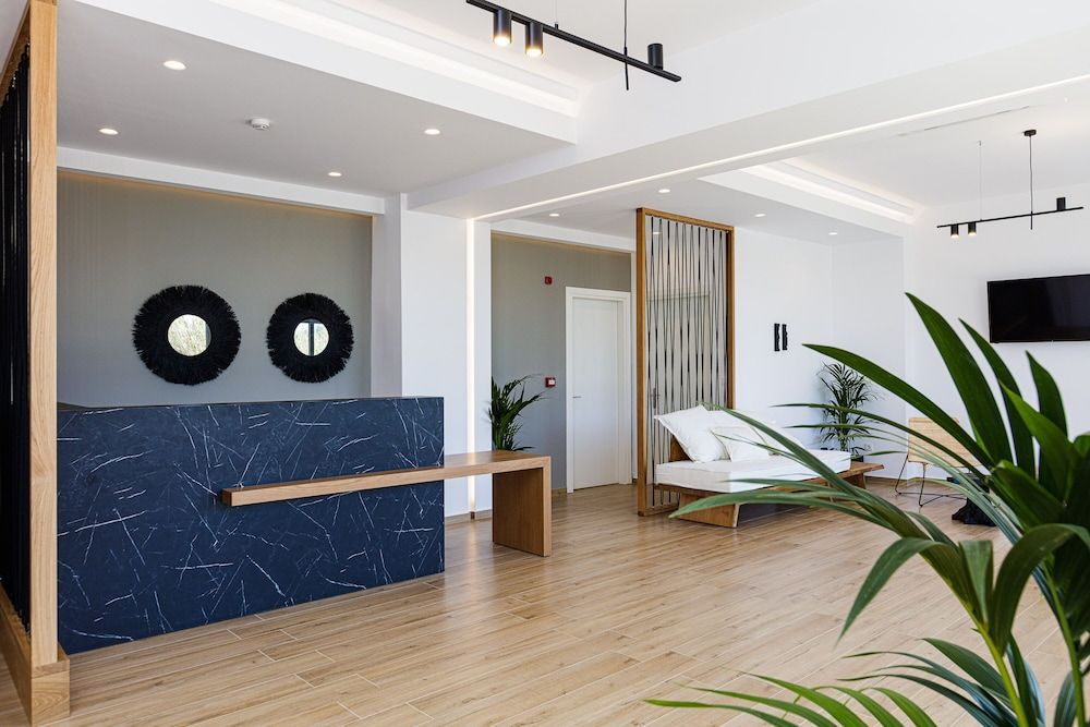 Eleven Boutique Suites 2