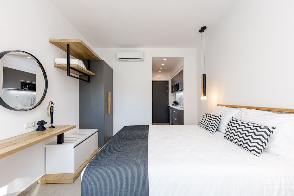 Eleven Boutique Suites 3