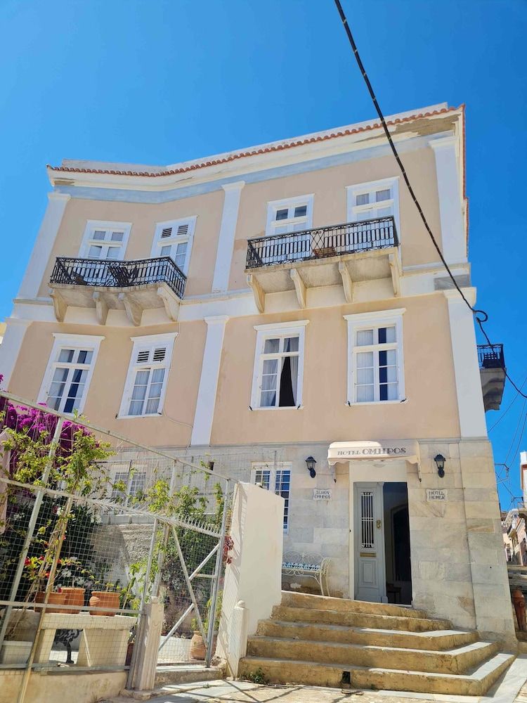 Hotel Omiros -1 estrellas en Ermoupoli