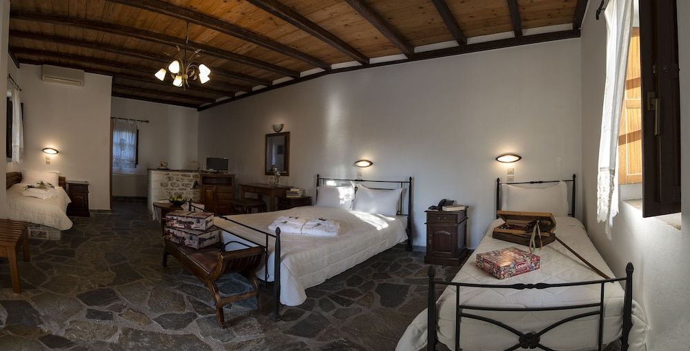 Limeni Village 2