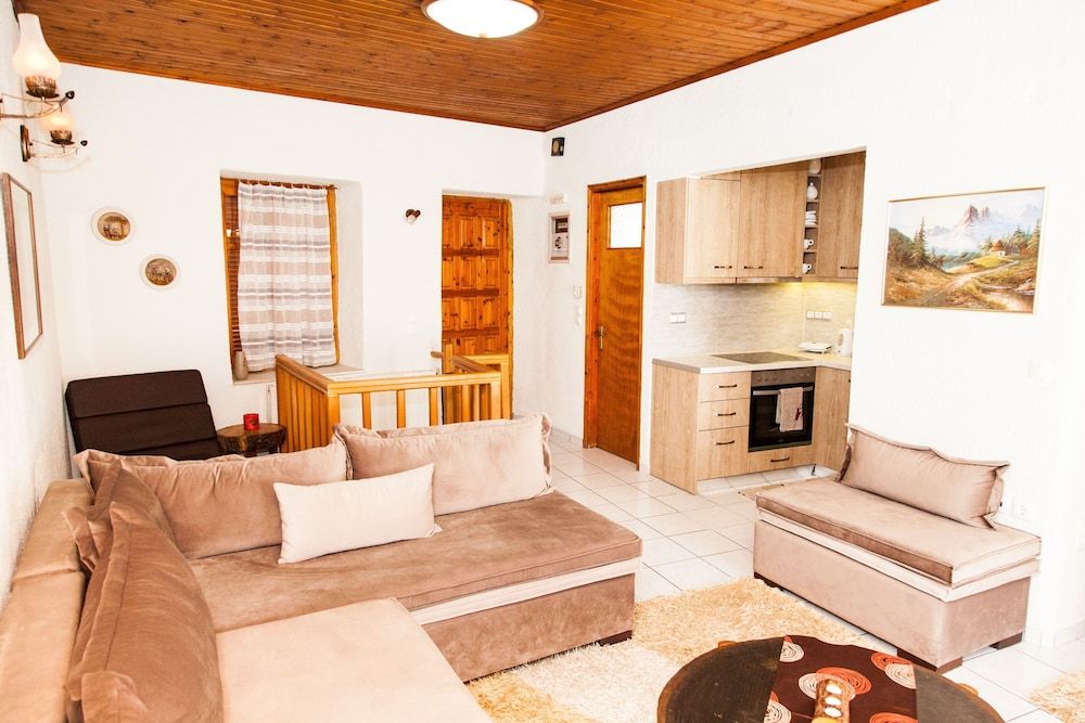 Filoxenia Maisonette Downtown Arachova 2