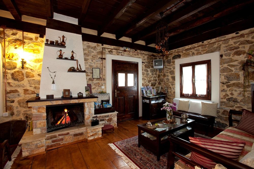 Guest House - To Archontiko 2