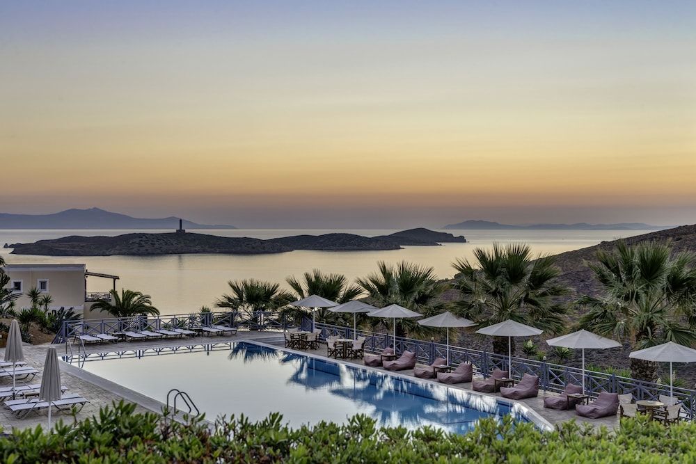 Sunrise Beach Suites