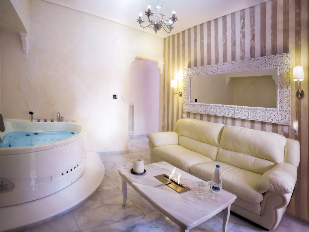 Panorama Suites & Spa 3