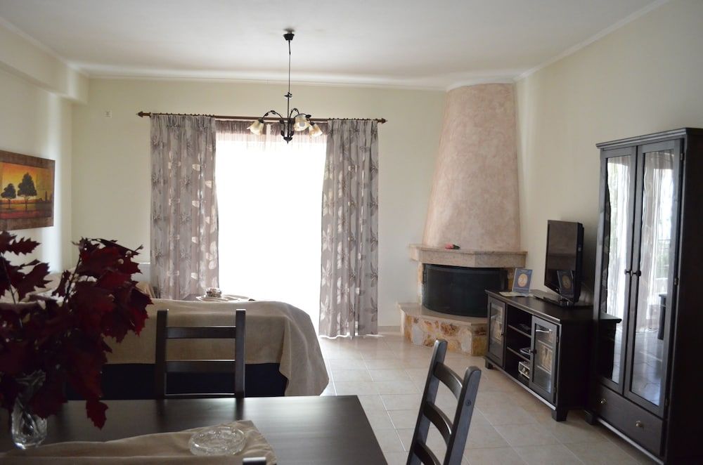 Blue Ark Aigeira Flat & Studio