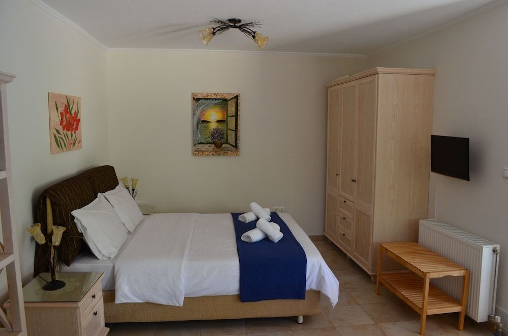 Blue Ark Aigeira Flat & Studio 3