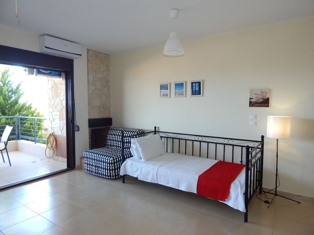 Kripis Studio Paliouri 2