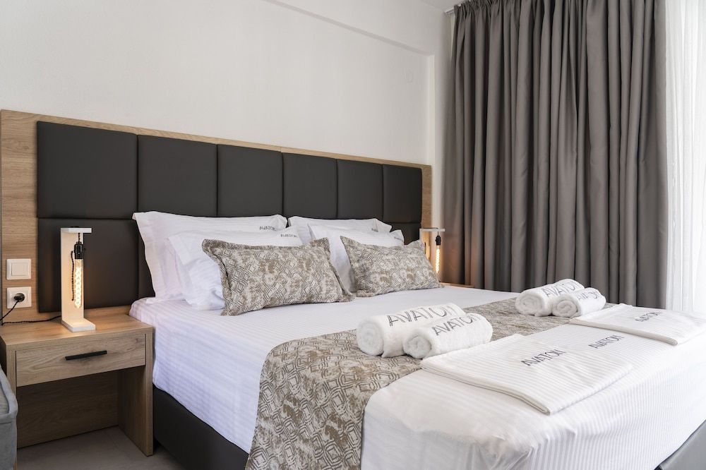 Avaton Luxury Resort 3