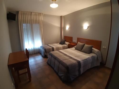 Hotel Los Leones, el más cercano a Warner 3