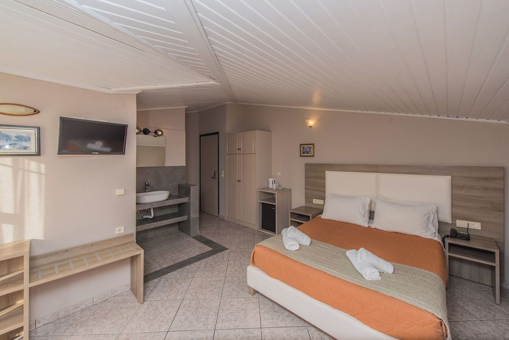 Planos Beach Hotel 3