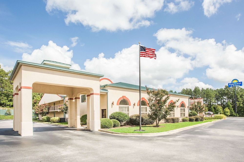 Days Inn & Suites by Wyndham Columbia Airport -1 estrellas en Columbia