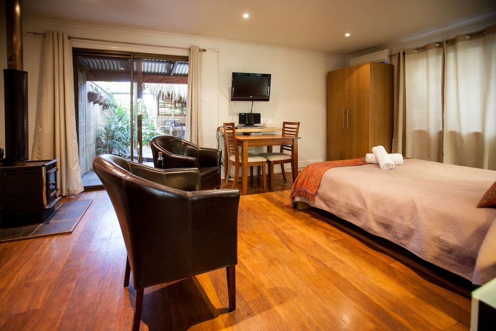 Witches Falls Cottages 2