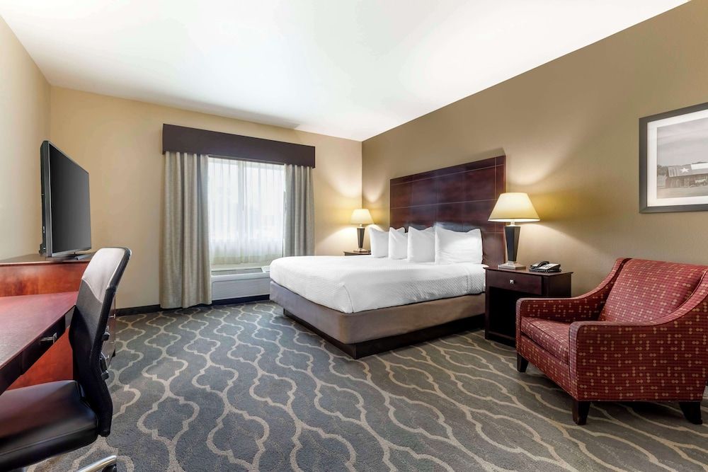Best Western Plus Burleson Inn & Suites 3