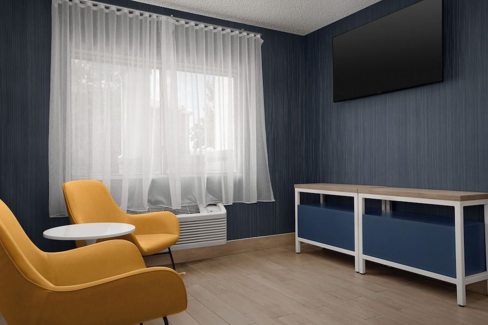 Spark by Hilton Lakewood Denver Southwest 3