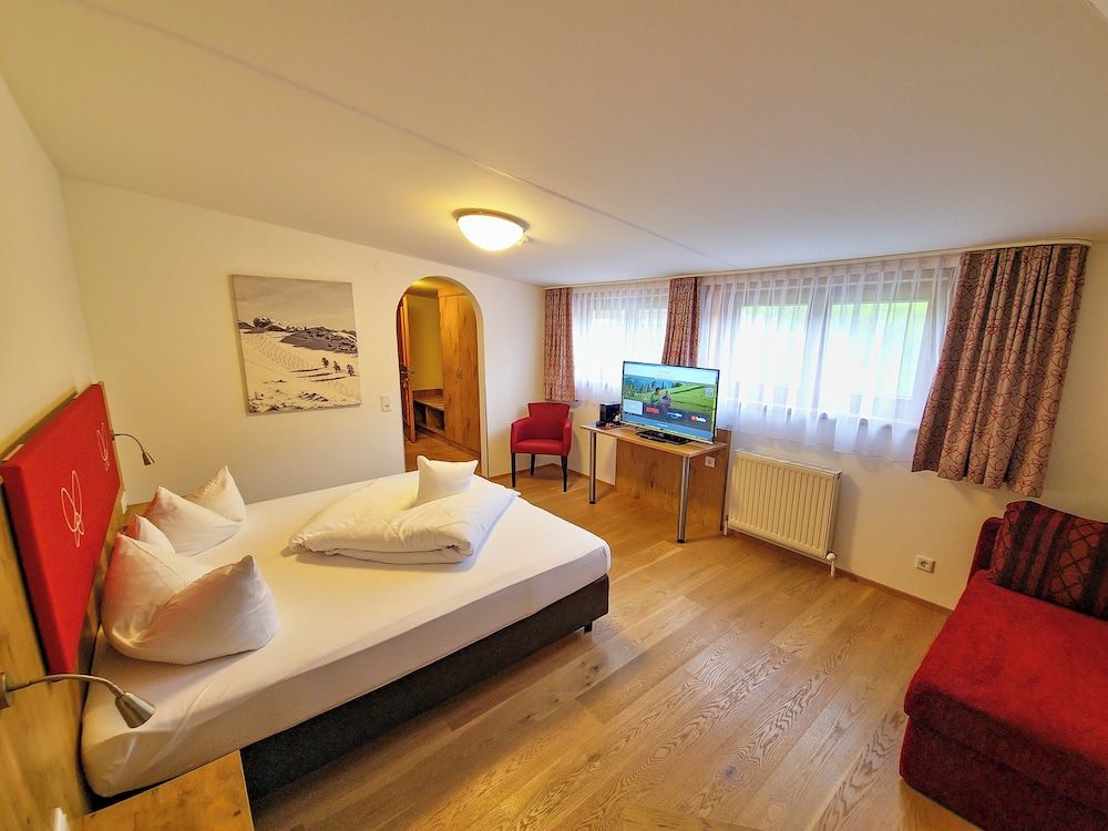 Garni Hotel Alpin Scheffau 3