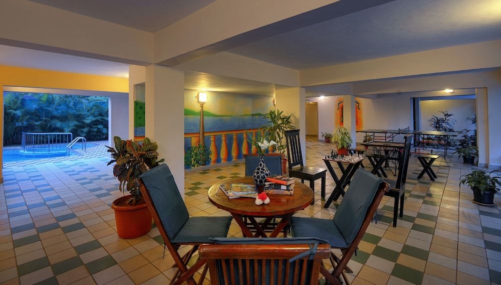 TreeHouse Blue Hotel & Serviced Apartments 3