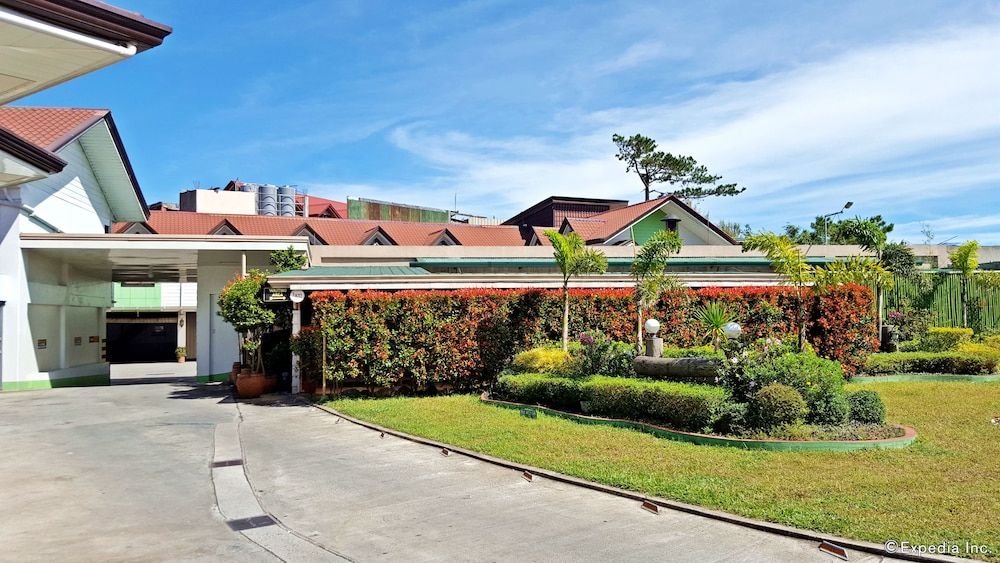 Hollywood Drive-In Hotel