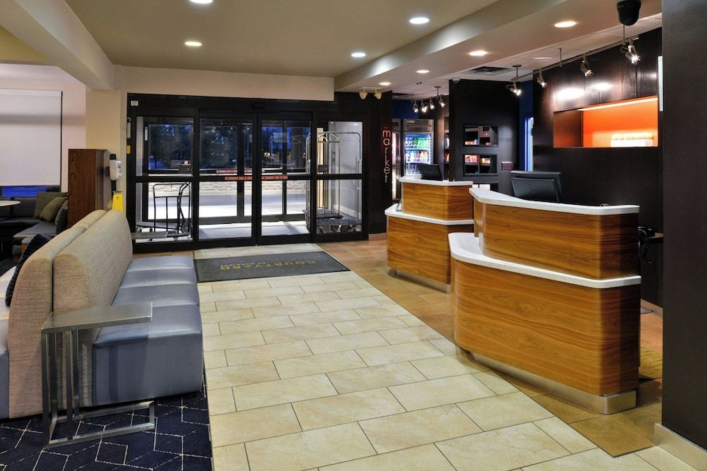 Courtyard by Marriott Detroit Utica 3