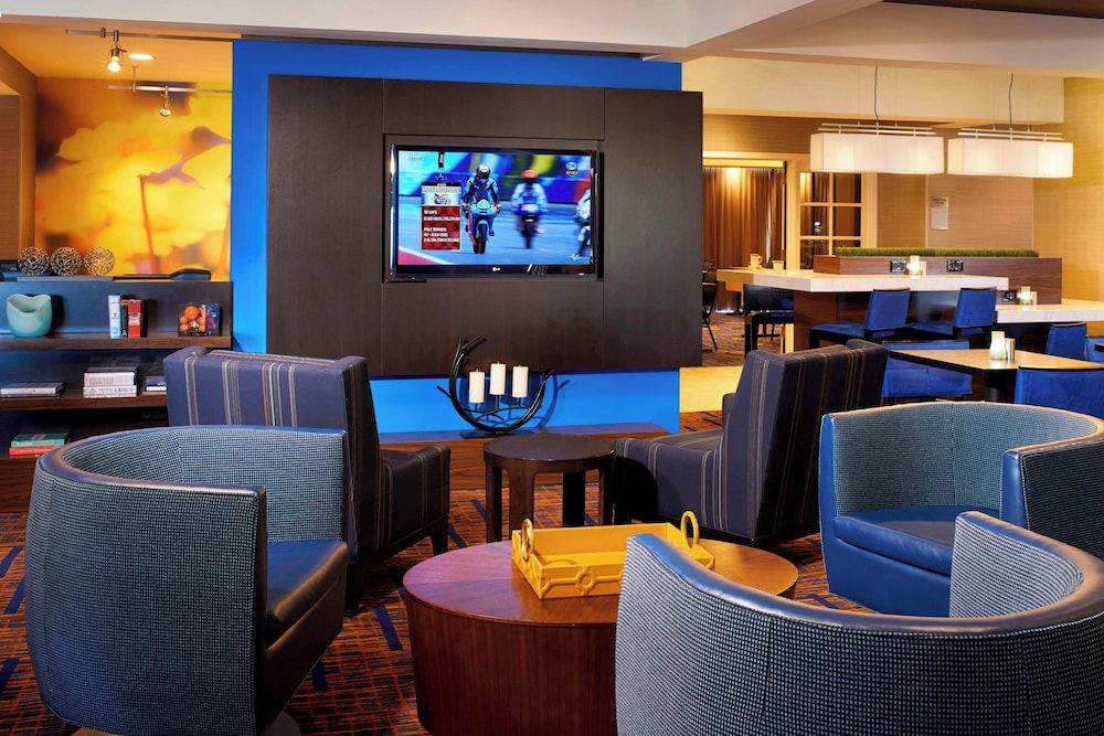 Courtyard by Marriott Detroit Utica 1