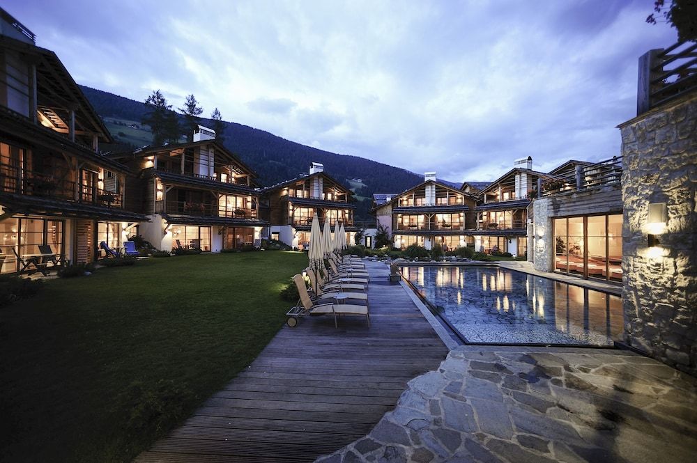Post Alpina - Family Mountain Chalets 4 estrelas em San Candido