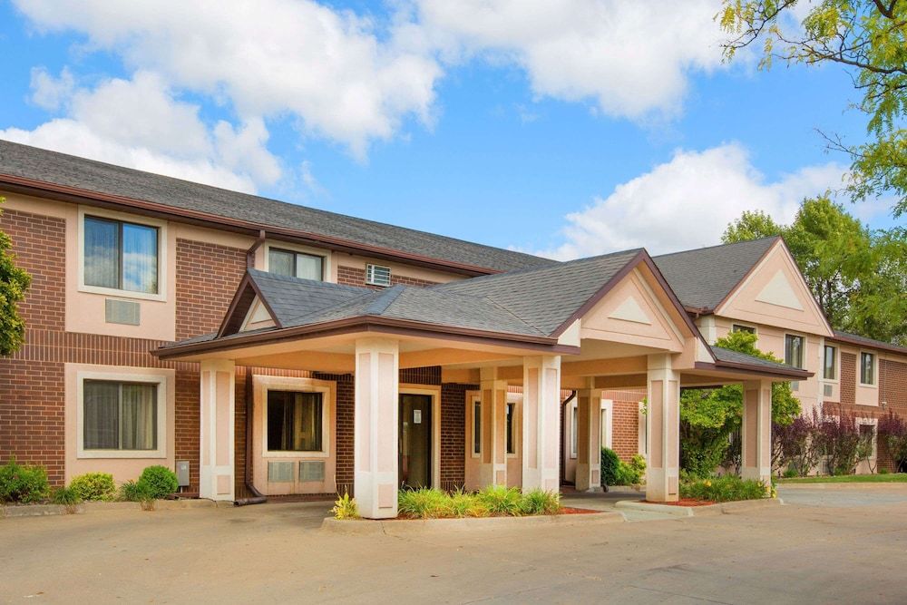 Super 8 by Wyndham Clive IA 2 estrelas em Clive