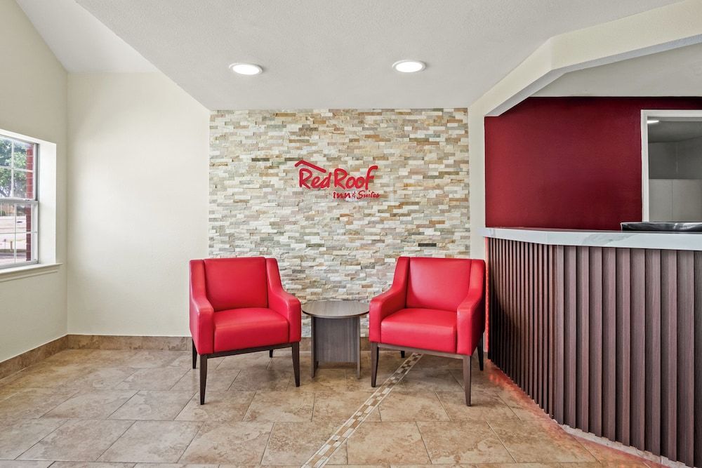 Red Roof Inn & Suites Euless - DFW Airport Southwest 3