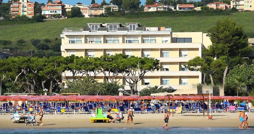 Hotel Cristallo 4 estrelas em Giulianova