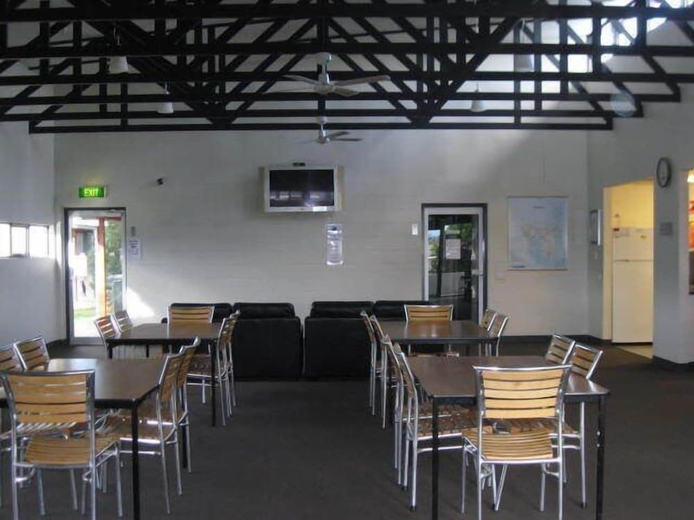 Swansea Backpackers 2