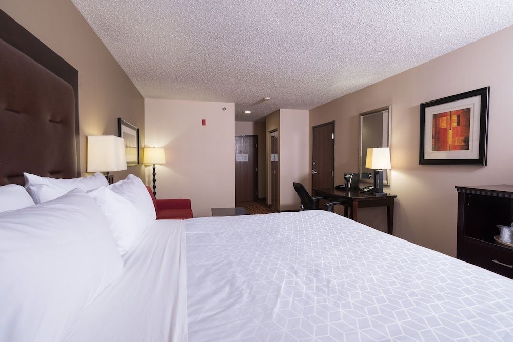 Holiday Inn Express Hartford – Newington, by IHG 3