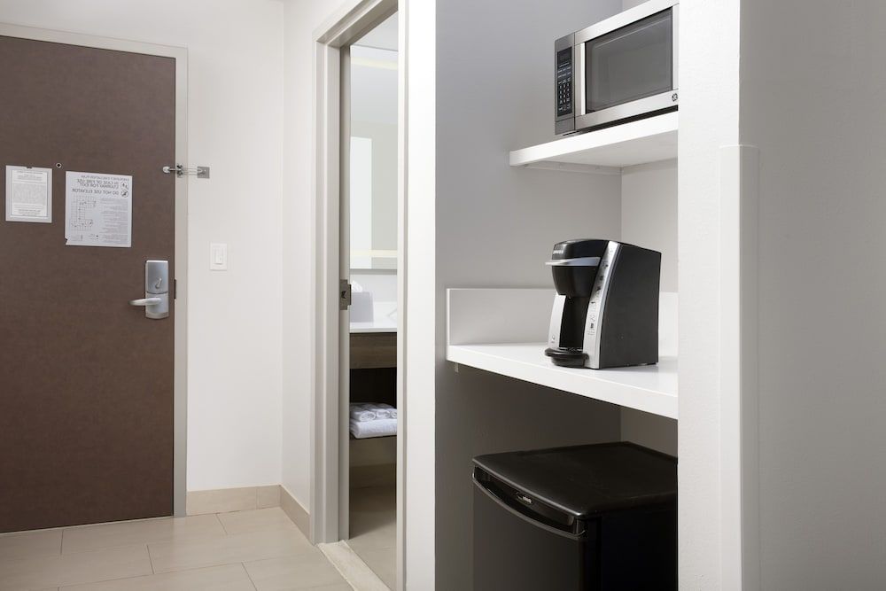 Holiday Inn Express Jacksonville Beach by IHG 3
