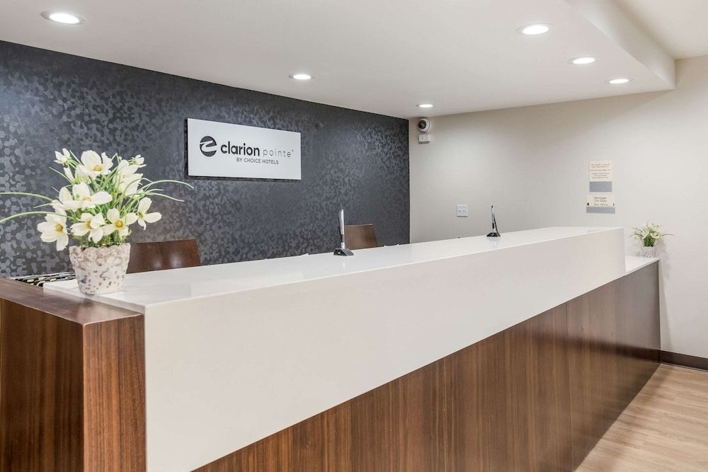 Clarion Pointe East Lansing University Area 2