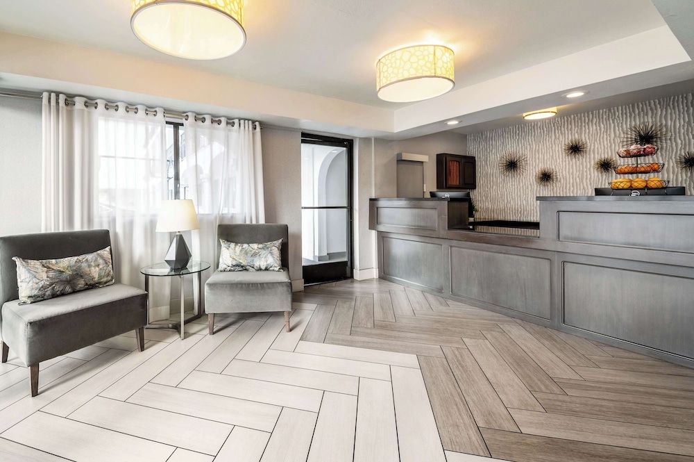 Best Western Los Alamitos Inn & Suites 2