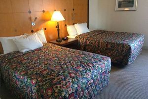 Travelodge by Wyndham Brooklyn Center