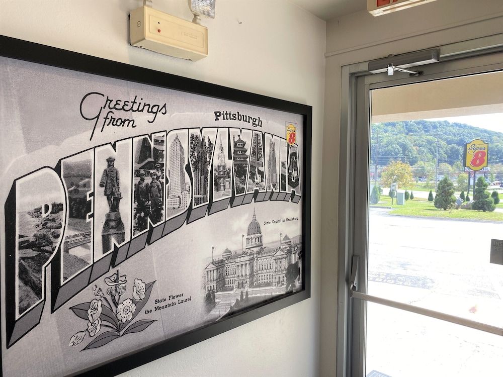 Super 8 by Wyndham Pittsburgh/Monroeville 2