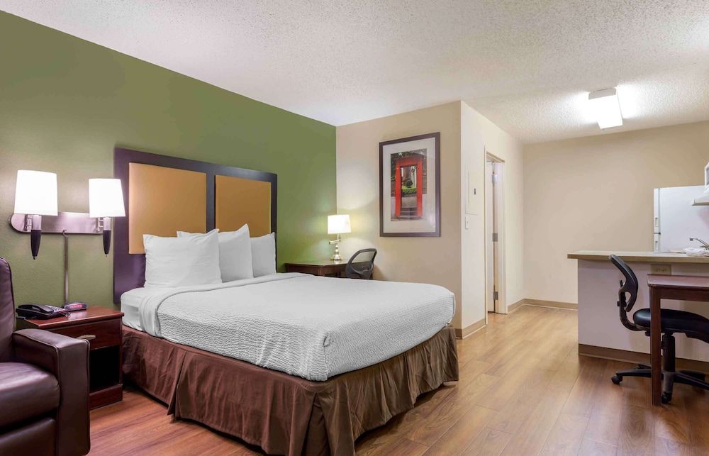Extended Stay America Select Suites Raleigh RDU Airport 3