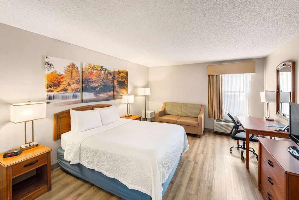 Days Inn by Wyndham Raleigh-Airport-Research Triangle Park 2