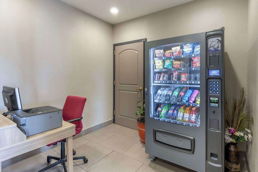 Country Inn & Suites by Radisson, St. Peters, MO 3