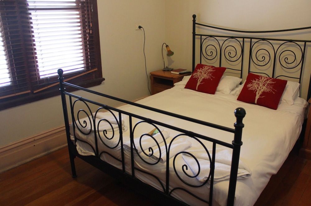 Burwood Bed And Breakfast 3