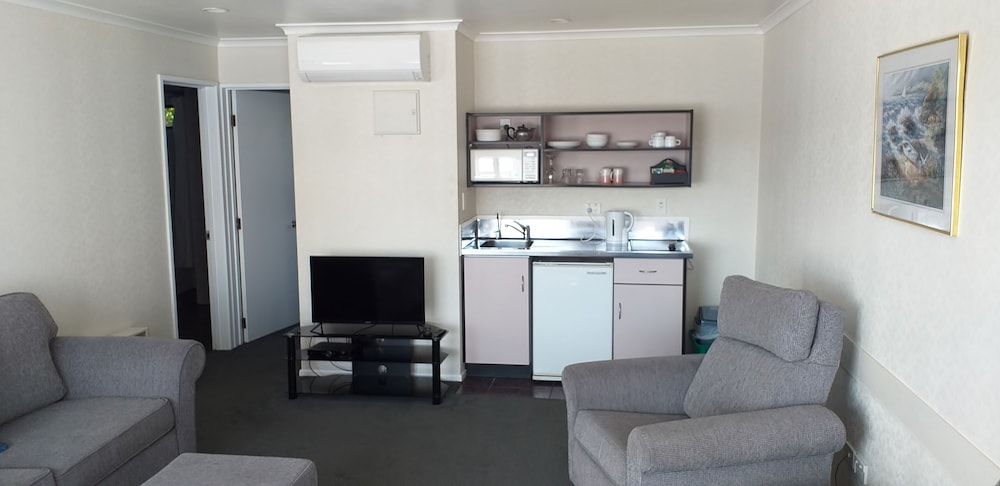 Shadzz Motel & Conference Centre 3