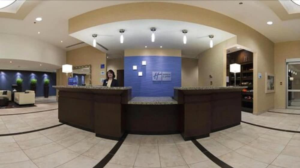 Holiday Inn Express & Suites Chatham South by IHG 2