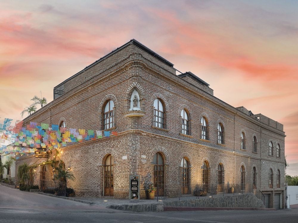 Guaycura Boutique Hotel Beach Club & Spa