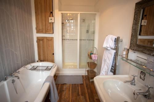 Treherne House & The Malvern Retreat 3