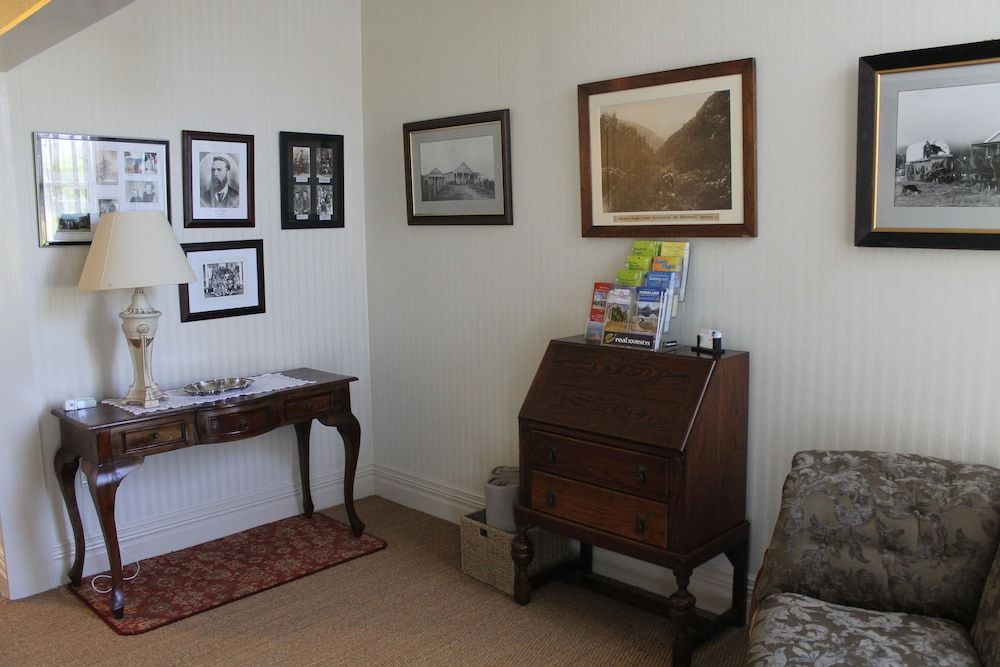 Murrell's Grand View House 2