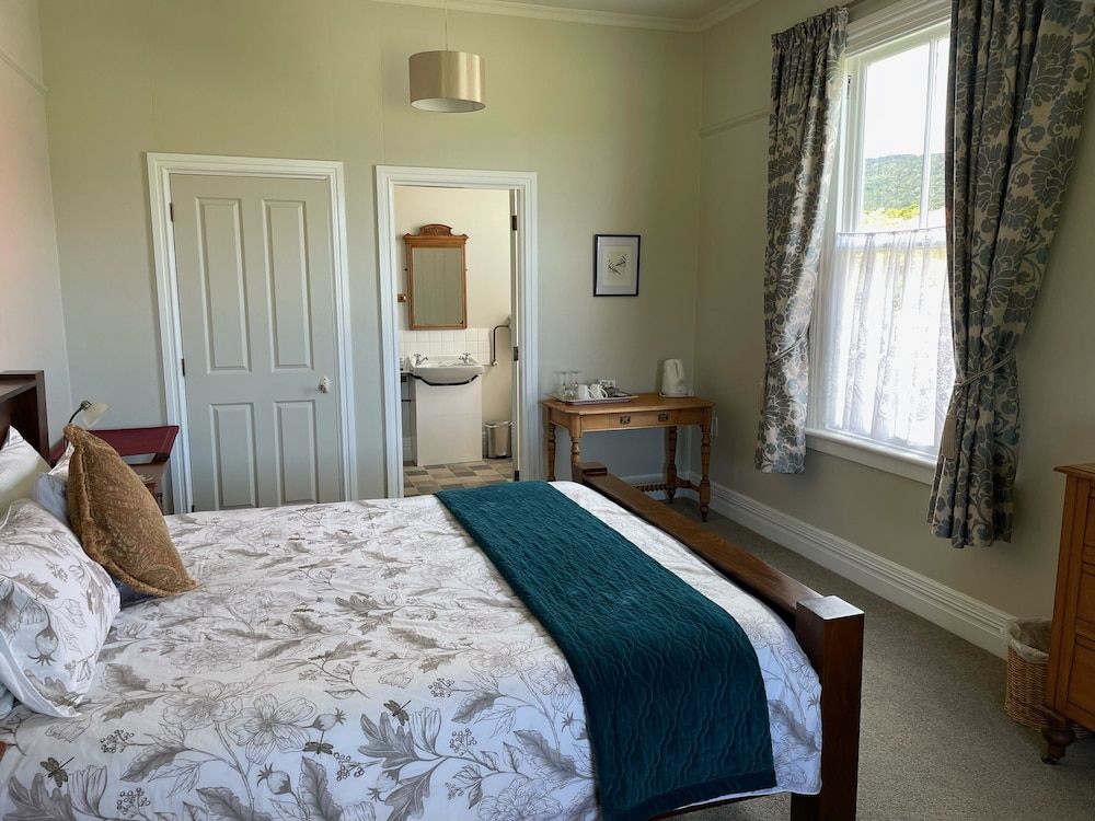 Murrell's Grand View House 3