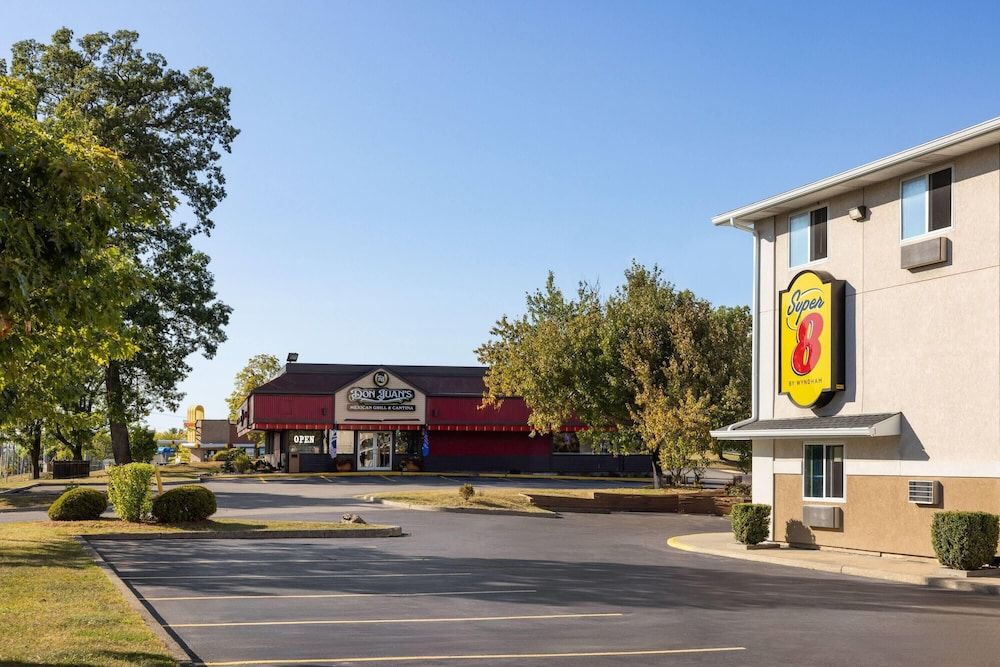 Super 8 by Wyndham Latham/Albany Airport 2 stelle a Albany