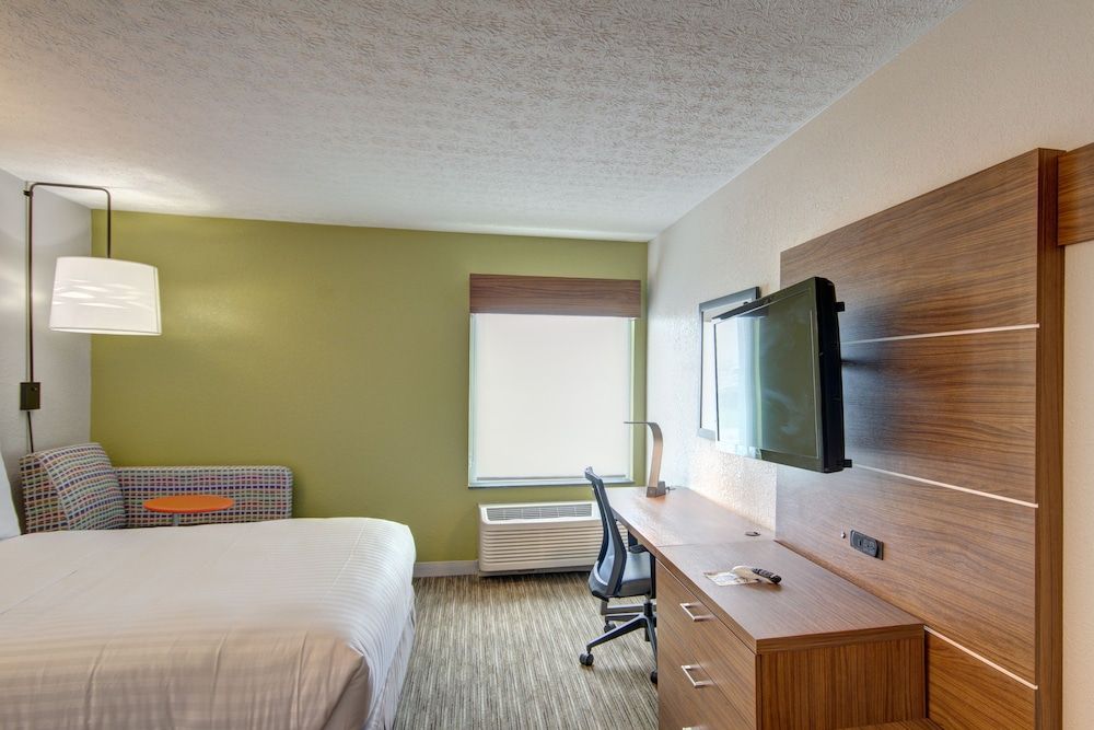 Holiday Inn Express Columbus South - Obetz by IHG 3
