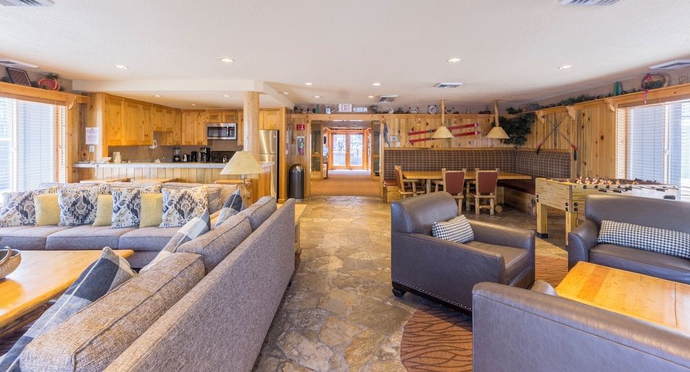 Red Wolf Lodge at Olympic Valley 2