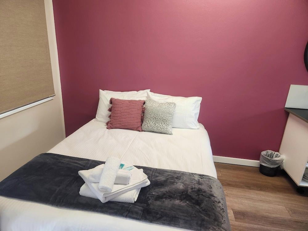 Glenwood Tourist Park & Motel 3