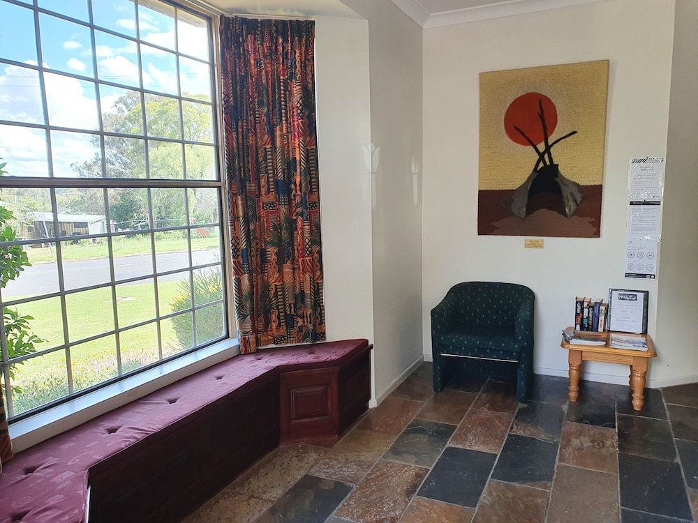 McNevin's Warwick Motel 2